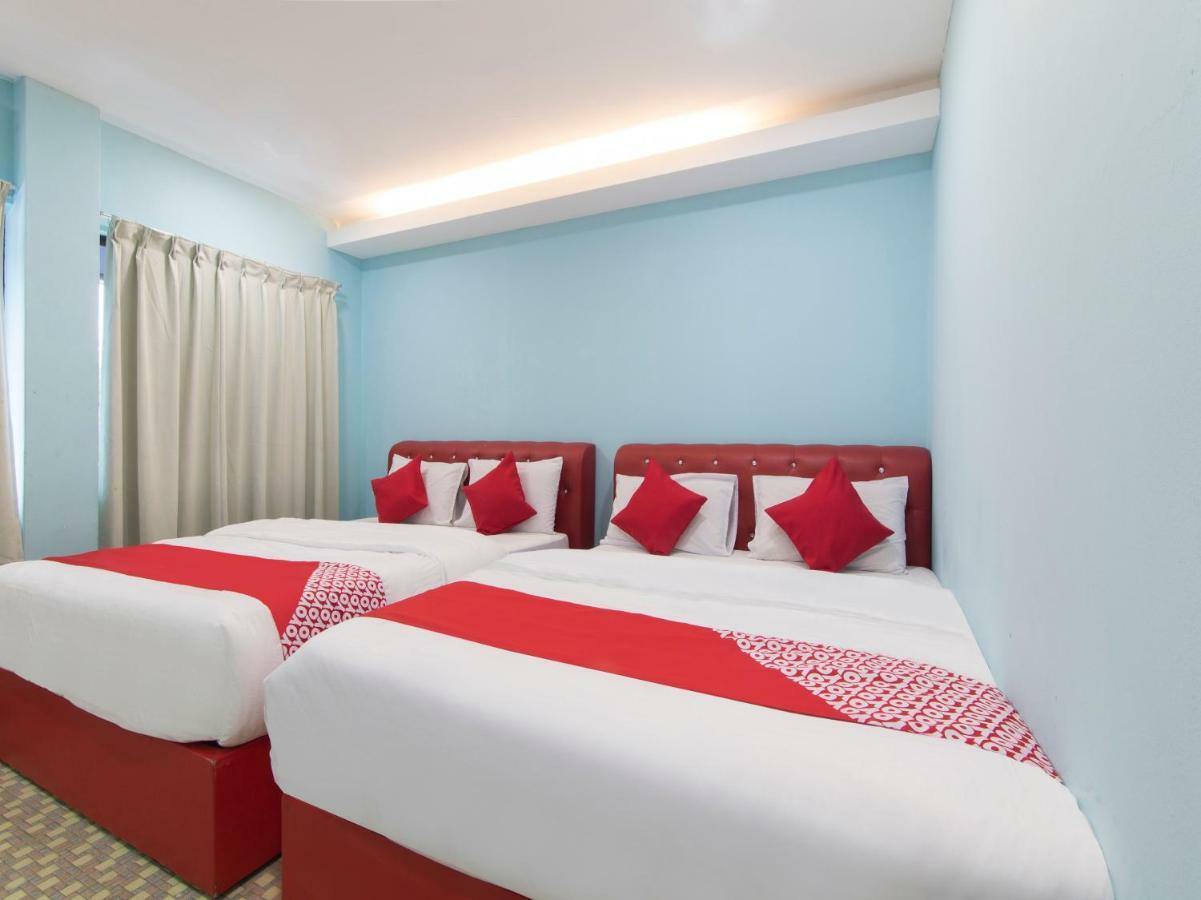 Oyo 1136 Pd Star Hotel Петалинг Джая Екстериор снимка