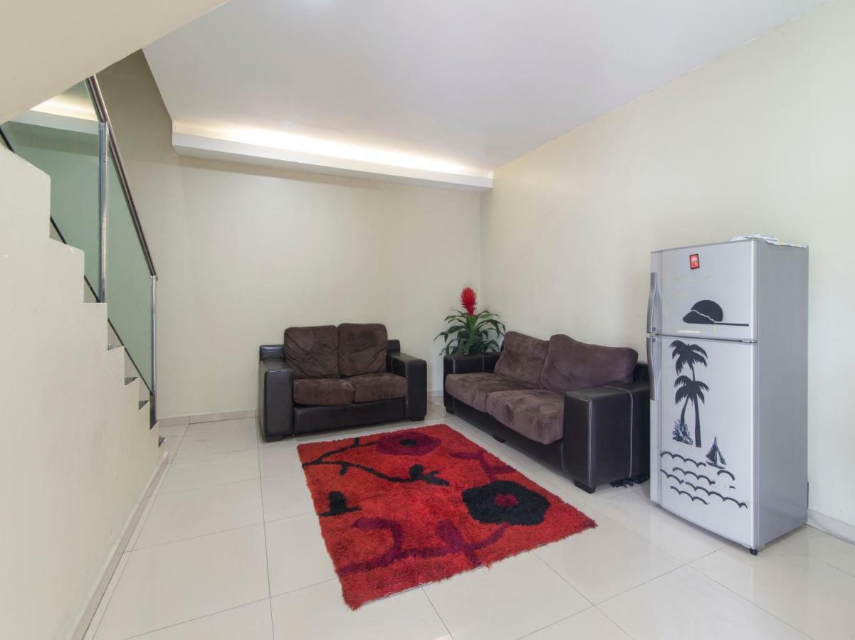 Oyo 1136 Pd Star Hotel Петалинг Джая Екстериор снимка